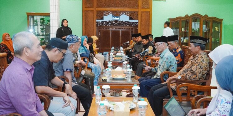 Dinkes Jatim Bersama BRIN Petakan Implementasi Pesantren Sehat di Ponpes Wali Barokah Kediri