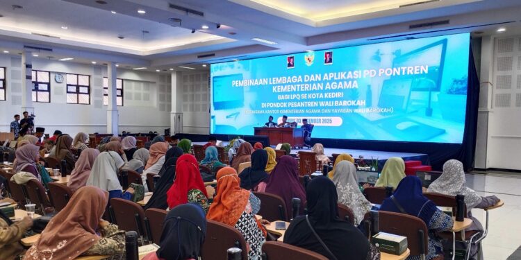 Pondok Pesantren Wali Barokah Memfasilitasi Penutupan Pembinaan Administrasi PD Pontren Kota Kediri