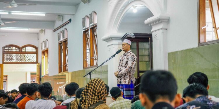 Introspeksi Diri dan Menjaga Akhlak di Akhir Zaman
