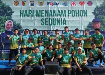 Hari Menanam Pohon Sedunia, Ponpes Wali Barokah Kirim 20 Santri Dukung Program Lingkungan Pemkot Kediri