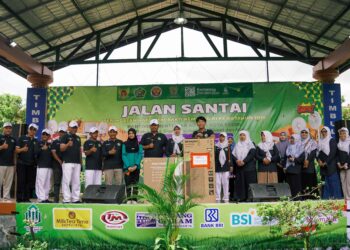 Dukung Kerukunan dan Hidup Sehat, Ponpes Wali Barokah Ikuti Jalan Santai HAB ke-80 Kemenag Kota Kediri
