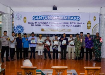 Ponpes Wali Barokah Salurkan 750 Paket Sembako di Akhir Ramadan