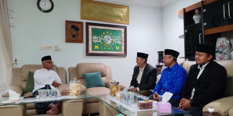 Pererat Ukhuwah, Ponpes Wali Barokah Silaturahim Idul Fitri ke Ketua Umum MUI Pusat KH Anwar Iskandar