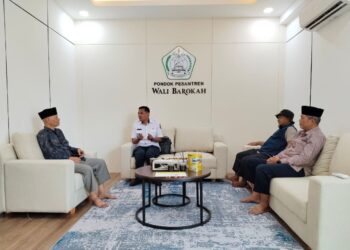 Lurah Banjaran Silaturahim ke Ponpes Wali Barokah, Bahas Pengelolaan Sampah Berbasis Lingkungan