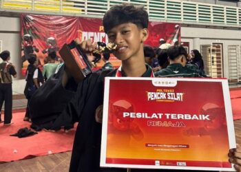 Raih Emas dan Gelar Pesilat Terbaik, Alvaro Harimurti Harumkan Nama SMP Wali Barokah Boarding School Kota Kediri