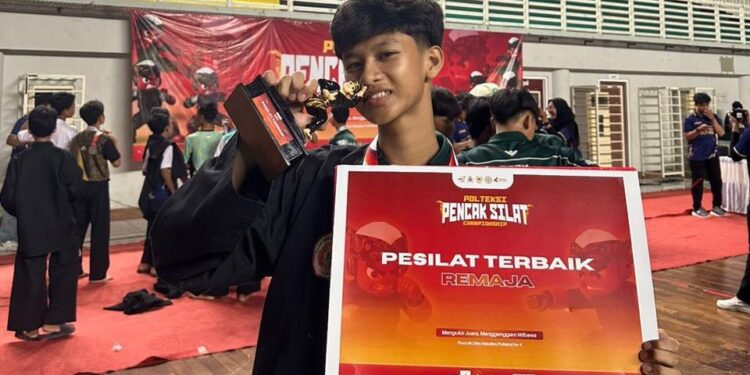 Raih Emas dan Gelar Pesilat Terbaik, Alvaro Harimurti Harumkan Nama SMP Wali Barokah Boarding School Kota Kediri