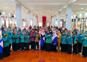 Tim Penggerak PKK Kota Kediri Gandeng Ponpes Wali Barokah Gelar Cek Kesehatan Gratis Bagi Santri