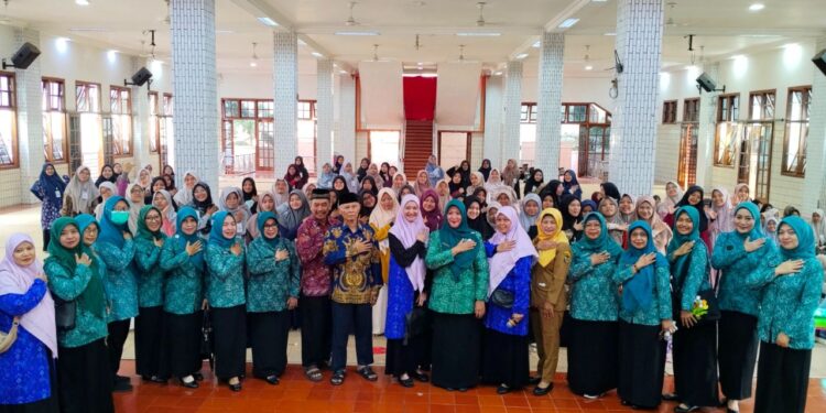 Tim Penggerak PKK Kota Kediri Gandeng Ponpes Wali Barokah Gelar Cek Kesehatan Gratis Bagi Santri