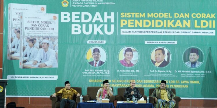 Ponpes Wali Barokah Hadiri Bedah Buku Pendidikan LDII di UINSA, Perkuat Sinergi Mencetak Generasi Profesional Religius