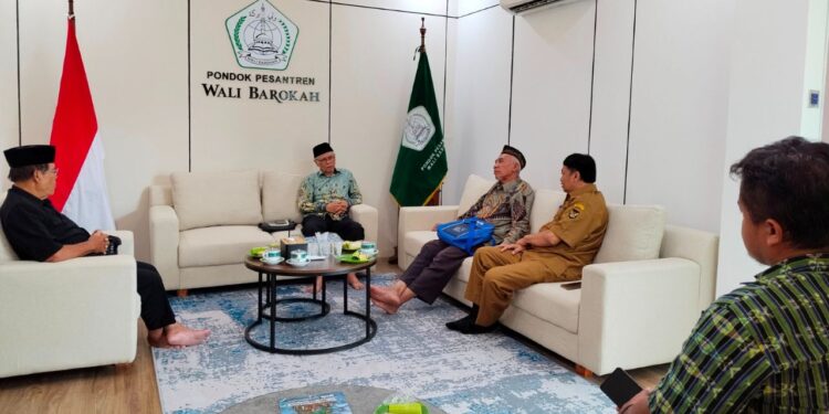 Ketua FKUB dan Kesbangpol Kota Kediri Silaturahim ke Ponpes Wali Barokah Bahas Rencana Kegiatan Lintas Agama