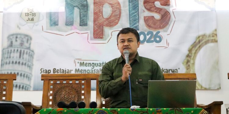 Tanamkan Adab Digital, Humas Ponpes Wali Barokah Bekali Siswa Baru SMA WBBS Cara Bijak Bermedsos